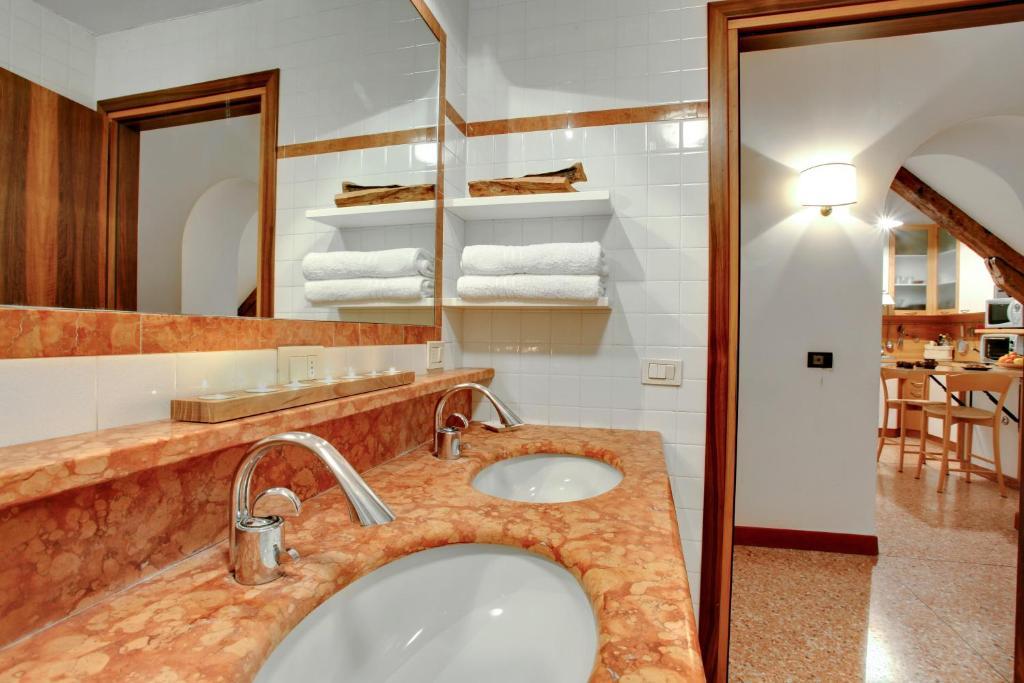 Ca' Cortigiane Suite Венеция Стая снимка